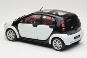 Smart Forfour Hvid Kyosho 1:18 0019141V001C01Q00 Metal — billede 7 af 8