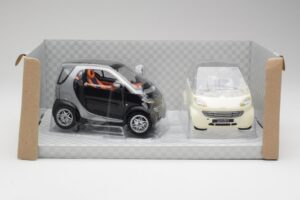 Smart Fortwo Sort & Hvid Maisto 1:18 56045 Metal