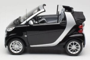 Smart Fortwo Cabriolet W451 Sort & Sølv Minichamps 1:18 Q0022566V001C18Q00 Metal — billede 4 af 8