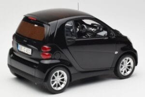 Smart Fortwo Coupé W451 Deep Sort Minichamps 1:18 Q0022563V001C02Q00 Metal — billede 3 af 8