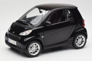 Smart Fortwo Coupé W451 Deep Sort Minichamps 1:18 Q0022563V001C02Q00 Metal