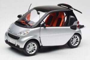 Smart Fortwo Coupé W451 Sølv & Sort Minichamps 1:18 Q0022528V001C75Q00 Metal — billede 2 af 8