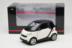 Smart Fortwo 451 Coupe Hvid Sort Minichamps 1:18 150036302 Metal — billede 8 af 8