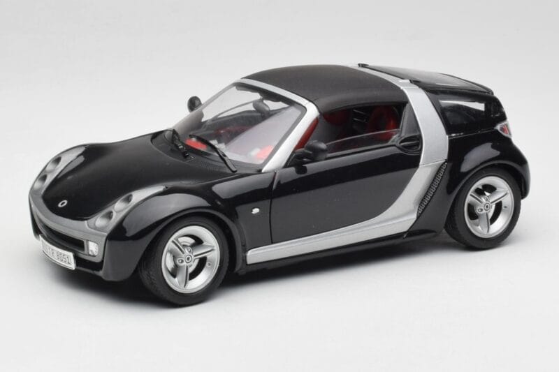 Smart Roadster Mørkeblå Bburago 1:18 34917 Metal