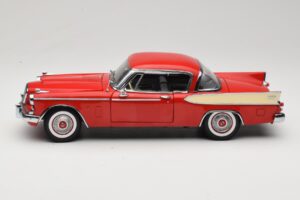 Studebaker Golden Hawk Apache Red Motor City 1:18 80009 Metal — billede 4 af 8