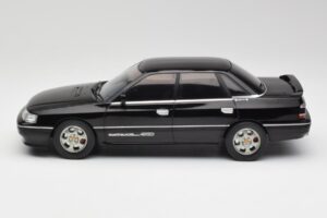 Subaru Legacy RS Sort IXO 1:18 18CMC131A Metal — billede 3 af 6
