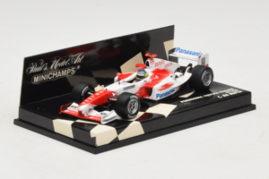 Toyota TF104 Panasonic #16 C. da Matta Panasonic Toyota Racing 2004 Minichamps 1:43 400040016 Metal — billede 2 af 5