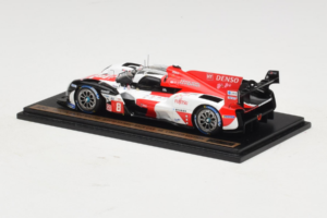 Toyota GR010 Hybrid Hypercar #8 S. Buemi / B. Hartley / R. Hirakawa Toyota Gazoo Racing 24 Hours of Le Mans 2023 Spark 1:43 T — billede 4 af 4