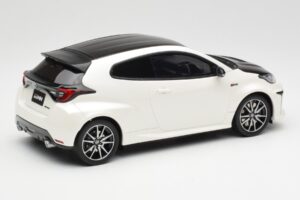 Toyota GRMN Yaris Rally Package Hvid Otto 1:18 OT1071 Resin — billede 2 af 6
