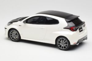 Toyota GRMN Yaris Rally Package Hvid Otto 1:18 OT1071 Resin — billede 5 af 6