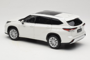 Toyota Highlander XU70 Hvid OEM 1:18 26071-2011 Metal — billede 7 af 8
