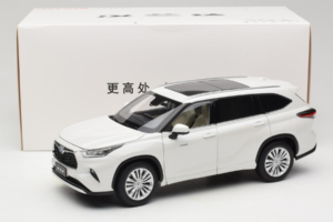 Toyota Highlander XU70 Hvid OEM 1:18 26071-2011 Metal — billede 8 af 8