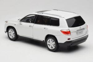 Toyota Highlander XU40 Hvid Paudi Model 1:18 2043612-W1 Metal — billede 7 af 8