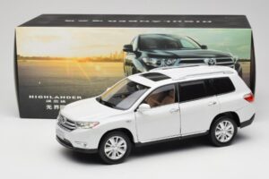 Toyota Highlander XU40 Hvid Paudi Model 1:18 2043612-W1 Metal — billede 8 af 8