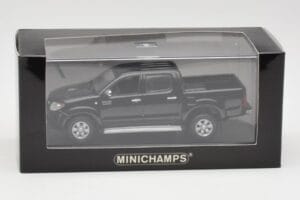 Toyota Hilux Sort Minichamps 1:43 400166662 Metal — billede 4 af 4