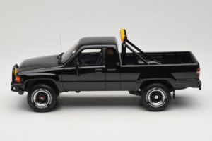 Toyota Hilux N60 SR5 Pickup Sort Otto 1:18 OT481B Resin — billede 3 af 6