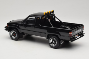 Toyota Hilux N60 SR5 Pickup Sort Otto 1:18 OT481B Resin — billede 5 af 6