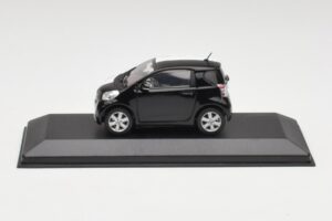 Toyota iQ Sort & Hvid Geneva Motor Show 2009 Minichamps 1:43 400166801 Metal