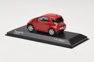 Toyota iQ Rød Minichamps 1:43 400166800 Metal — billede 3 af 4