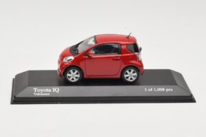 Toyota iQ Rød Minichamps 1:43 400166800 Metal