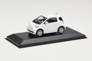 Toyota iQ Hvid Minichamps 1:43 TOYOTA009 Metal — billede 2 af 4