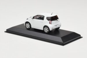 Toyota iQ Hvid Minichamps 1:43 TOYOTA009 Metal — billede 3 af 4