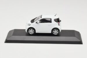 Toyota iQ Hvid Minichamps 1:43 TOYOTA009 Metal