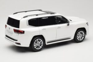 Toyota Land Cruiser J300 ZX Hvid LCD 1:18 LCD18013-ZX-WH Metal — billede 3 af 8
