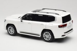 Toyota Land Cruiser J300 ZX Hvid LCD 1:18 LCD18013-ZX-WH Metal — billede 7 af 8