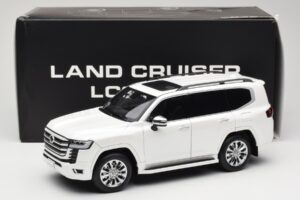 Toyota Land Cruiser J300 ZX Hvid LCD 1:18 LCD18013-ZX-WH Metal — billede 8 af 8