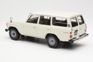 Toyota Land Cruiser J60 Hvid Kyosho 1:18 08956W Metal — billede 7 af 8