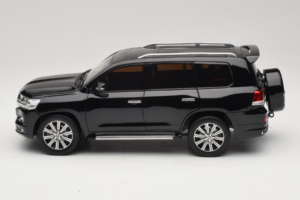 Toyota Land Cruiser LC200 Sort Kengfai 1:18 KF024-13 Metal — billede 4 af 8