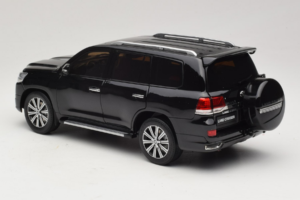 Toyota Land Cruiser LC200 Sort Kengfai 1:18 KF024-13 Metal — billede 7 af 8