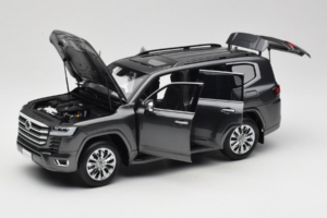 Toyota Land Cruiser LC300 ZX Grå LCD 1:18 LCD18013-ZX-GR Metal — billede 2 af 8