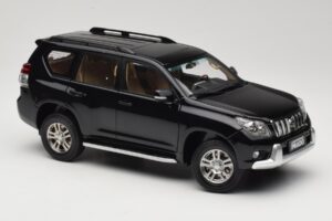 Toyota Land Cruiser Prado J150 Sort Paudi Model 1:18 623132-BK Metal — billede 6 af 8