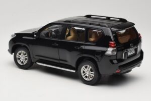 Toyota Land Cruiser Prado J150 Sort Paudi Model 1:18 623132-BK Metal — billede 7 af 8