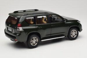 Toyota Land Cruiser Prado J150 Grøn Paudi Model 1:18 623132-GR Metal — billede 3 af 8