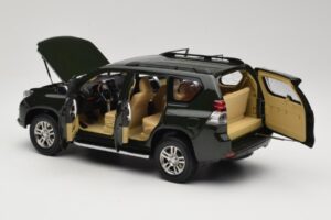 Toyota Land Cruiser Prado J150 Grøn Paudi Model 1:18 623132-GR Metal — billede 5 af 8