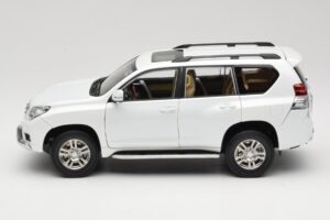 Toyota Land Cruiser Prado J150 Hvid Paudi Model 1:18 623132-WH Metal — billede 4 af 8