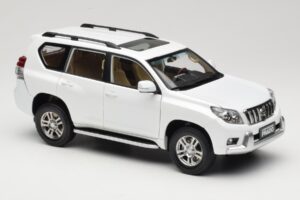 Toyota Land Cruiser Prado J150 Hvid Paudi Model 1:18 623132-WH Metal — billede 6 af 8