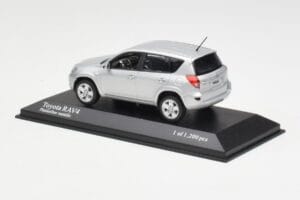 Toyota RAV4 XA30 Sølv Minichamps 1:43 400166570 Metal — billede 3 af 4