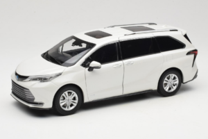 Toyota Sienna XL30 Hvid OEM 1:18 TOYOTA013 Metal
