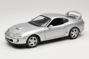 Toyota Supra A80 Sølv Kyosho 1:18 8847 Metal