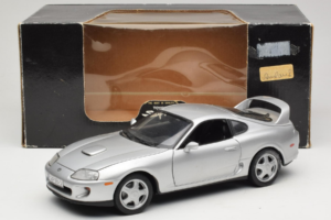 Toyota Supra A80 Sølv Kyosho 1:18 8847 Metal — billede 8 af 8