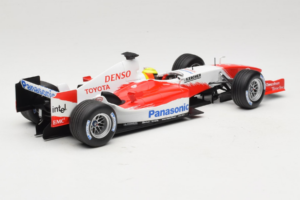 Toyota TF105 #17 R. Schumacher Panasonic Toyota Racing Showcar 2005 Minichamps 1:18 100050087 Metal — billede 2 af 7