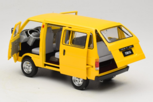 Toyota TJ110 Tianjin Huali Gul OEM 1:18 TOYOTA014 Metal — billede 5 af 8
