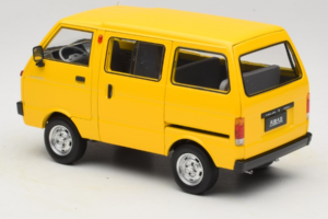 Toyota TJ110 Tianjin Huali Gul OEM 1:18 TOYOTA014 Metal — billede 7 af 8
