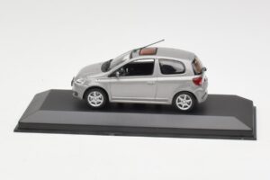 Toyota Yaris XP10 TS Grå Minichamps 1:43 TOYOTA007 Metal
