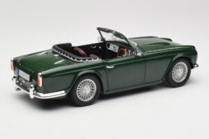 Triumph TR4 British Racing Green Revell 1:18 08827-T1 Metal — billede 3 af 8