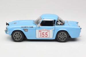 Triumph TR4 Rally Car Revell 1:18 8773 Metal — billede 4 af 8
